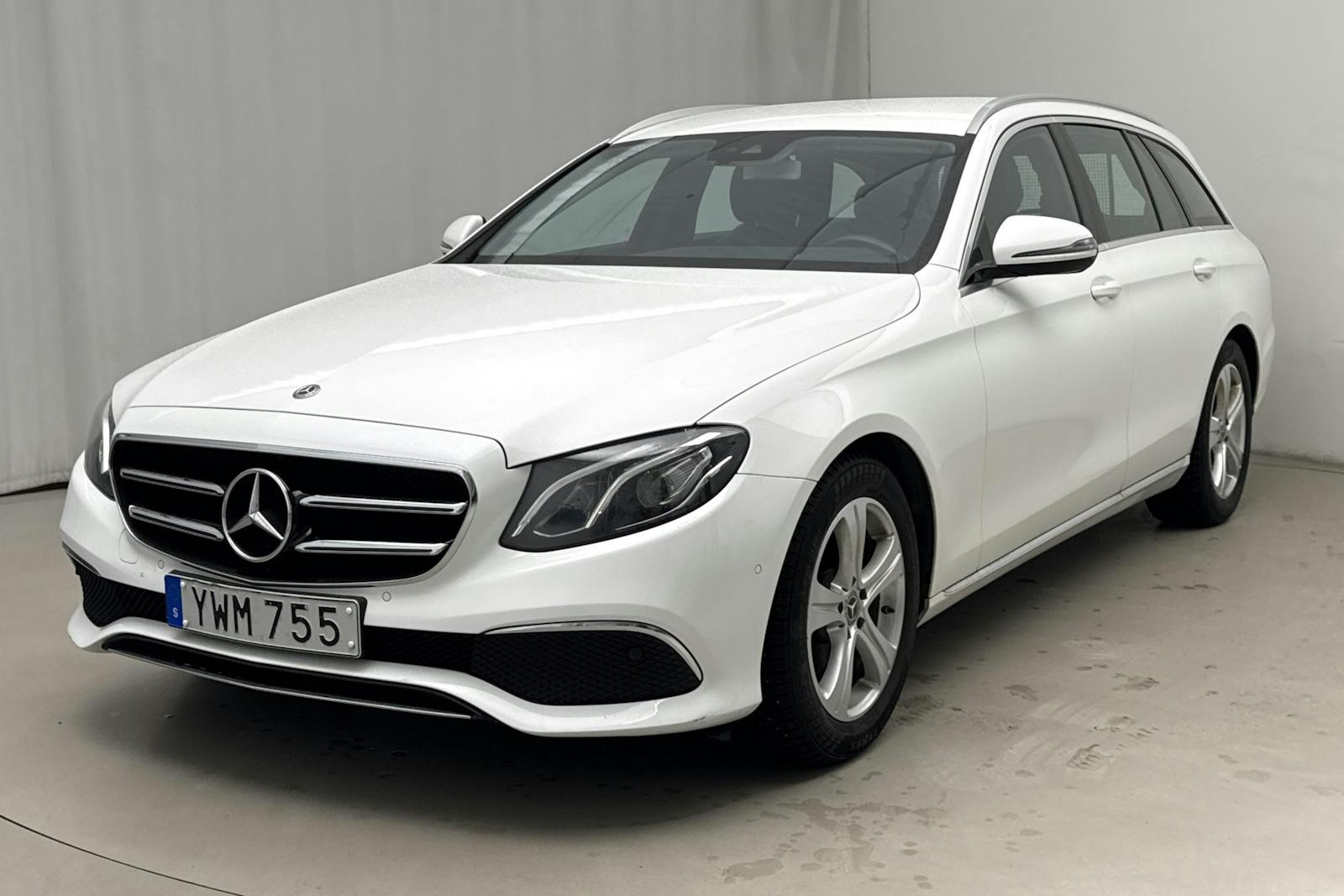 Mercedes E200