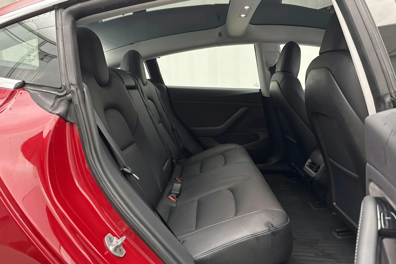 Tesla Model 3 bild 8