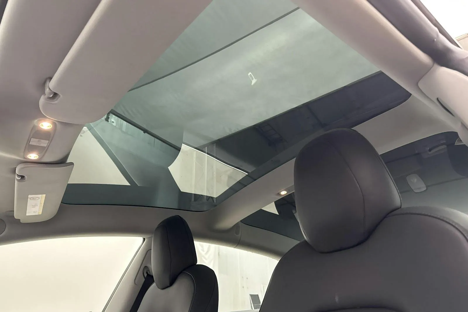 Tesla Model 3 bild 17