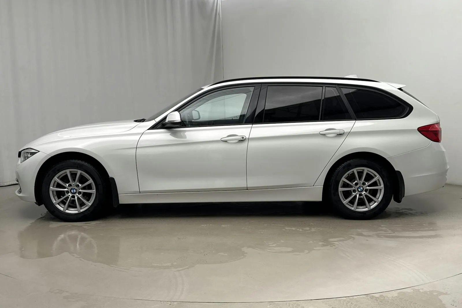 BMW 320 bild 2