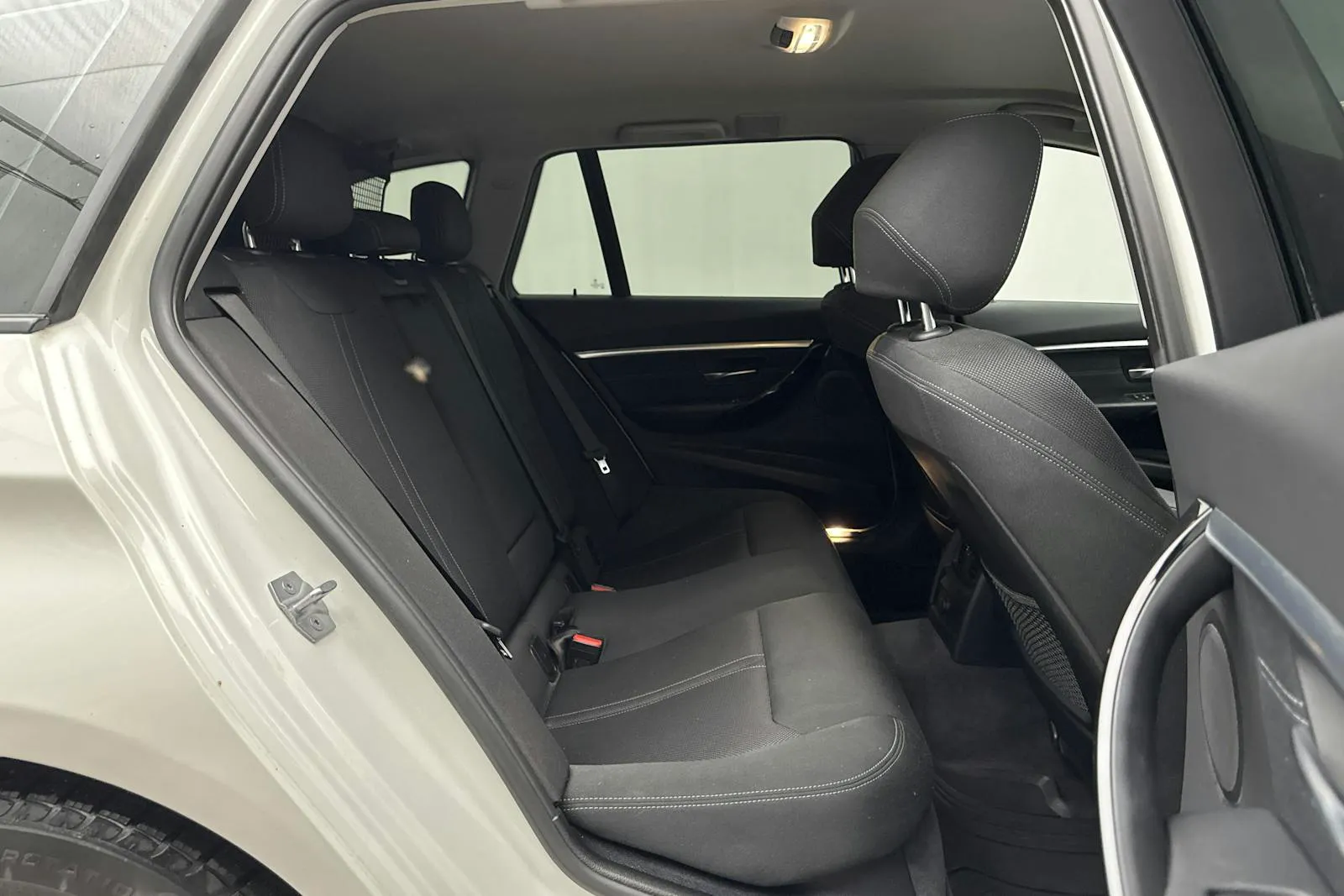 BMW 320 bild 8