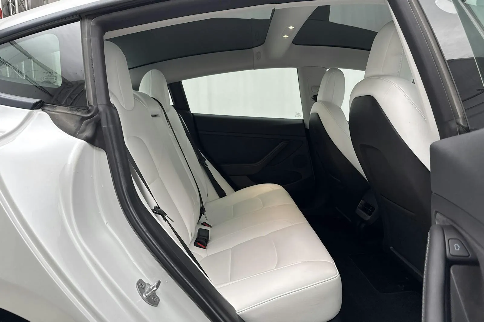 Tesla Model 3 bild 8