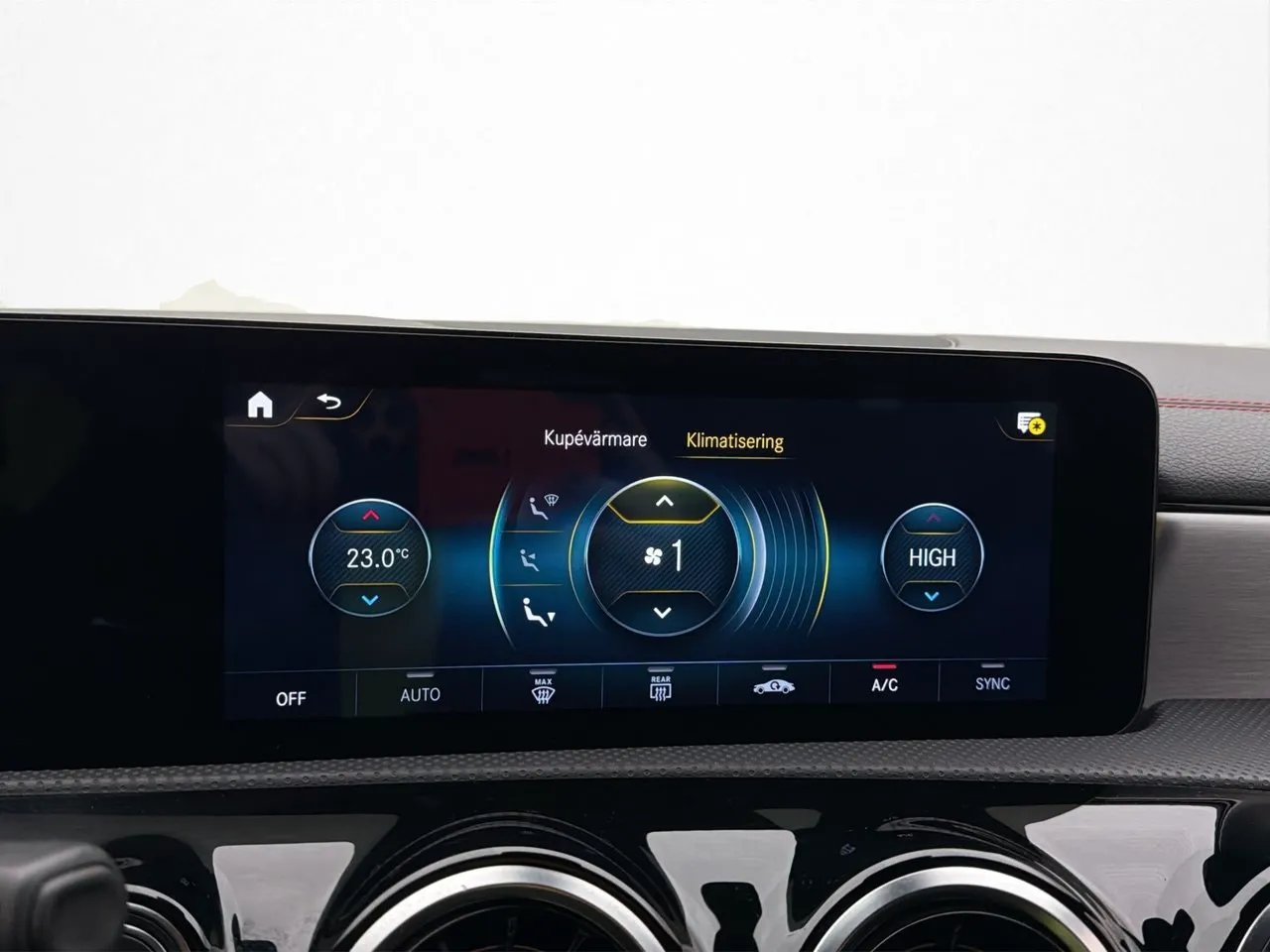 Mercedes CLA200 bild 25