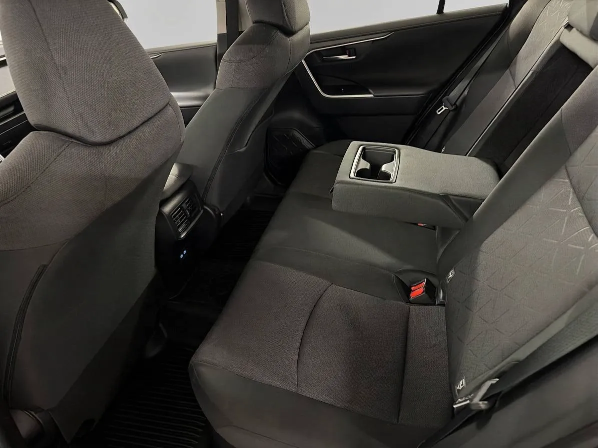Toyota RAV4 bild 8