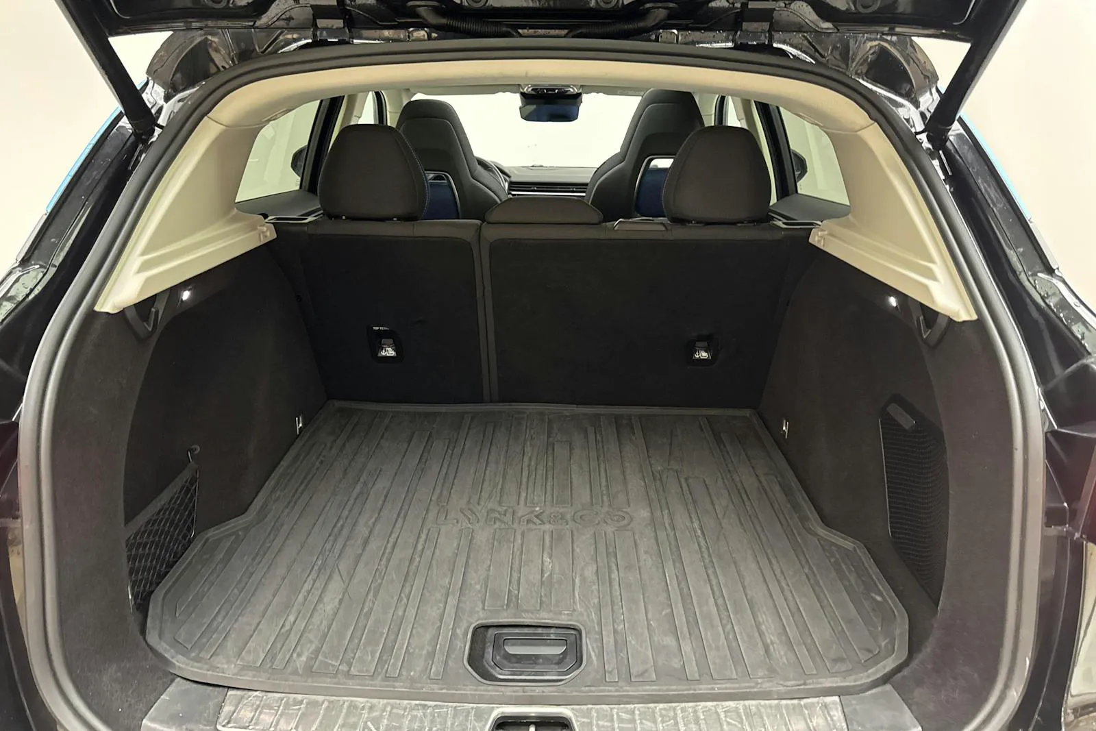 Lynk & Co 01 bild 8