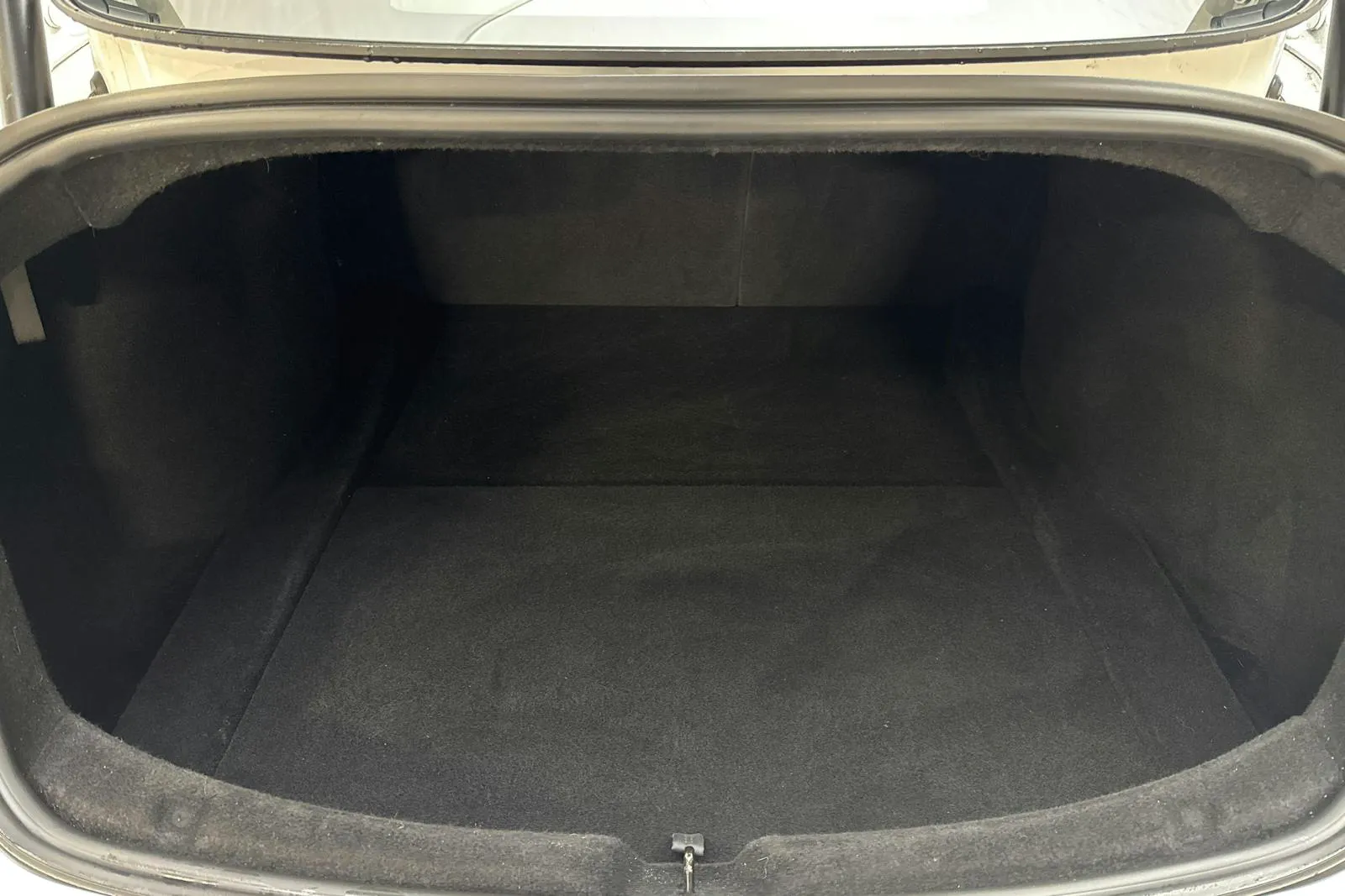 Tesla Model 3 bild 9