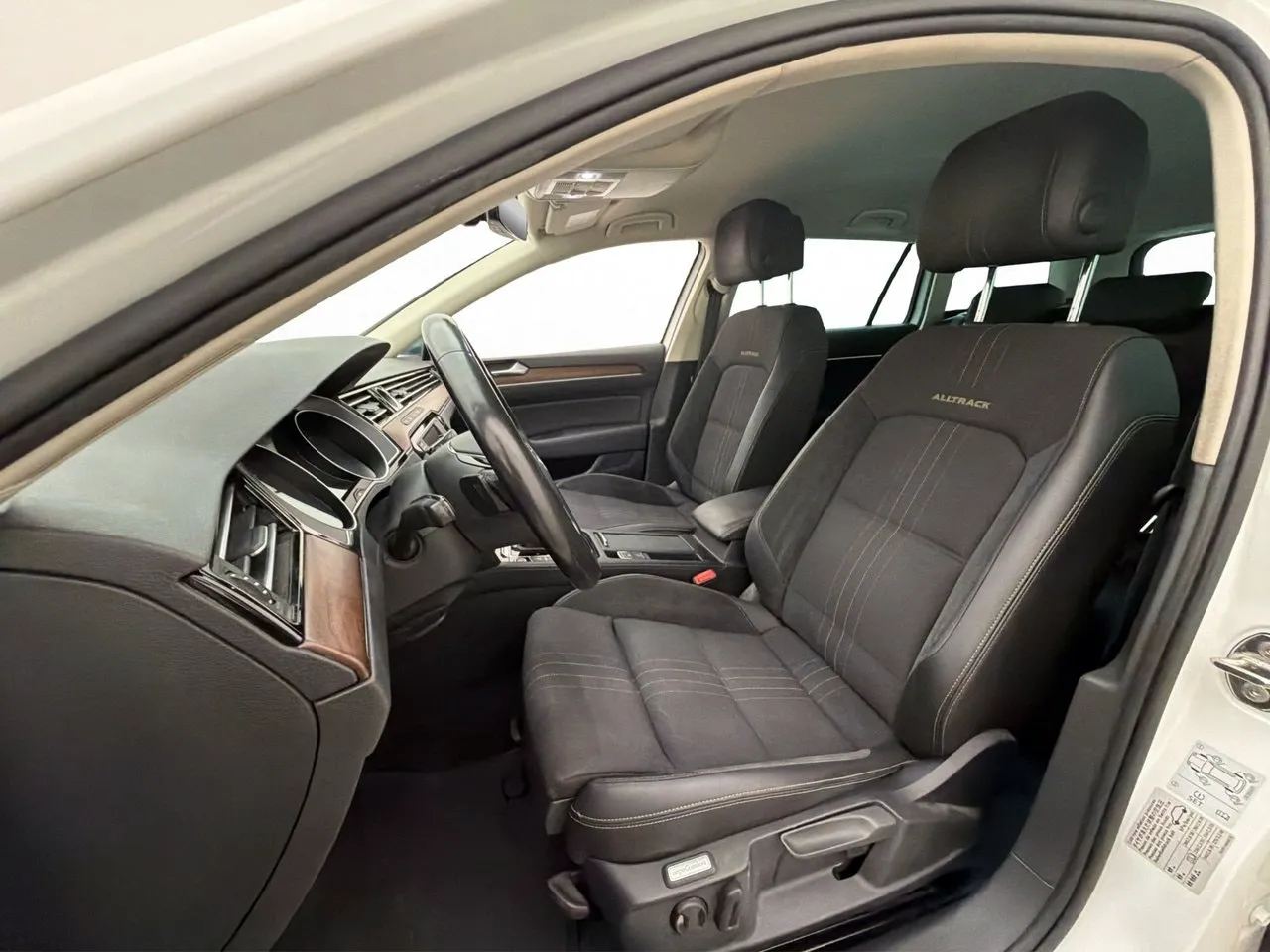 Volkswagen Passat bild 11