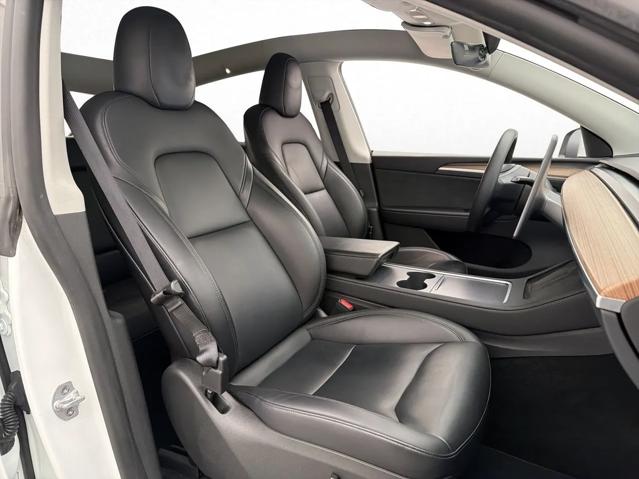 Tesla Model Y bild 15