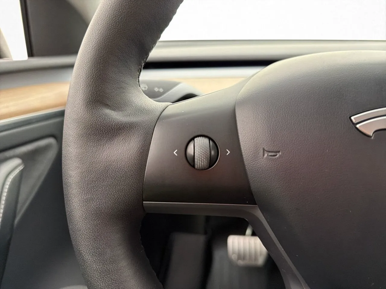 Tesla Model Y bild 19