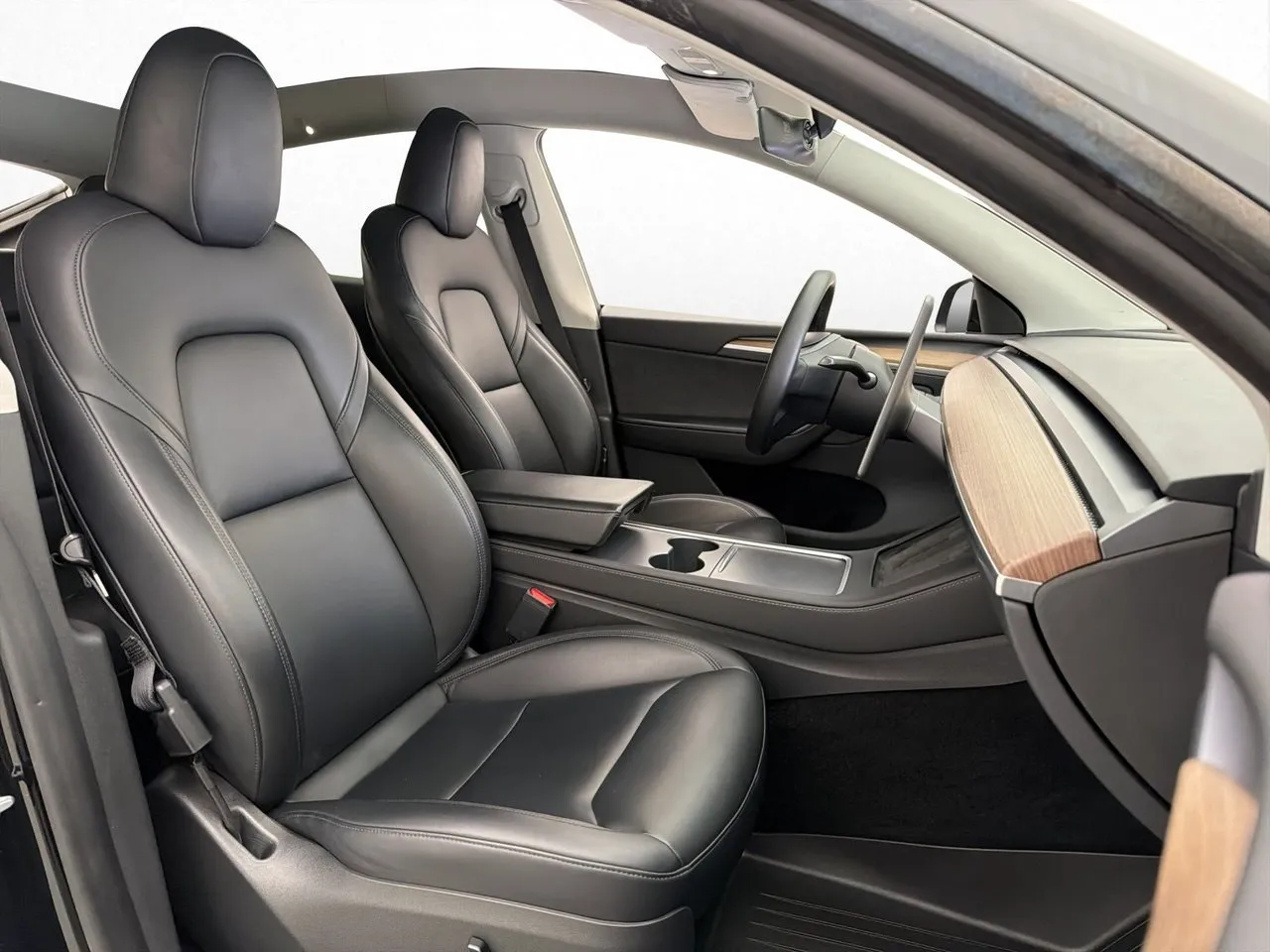 Tesla Model Y bild 15