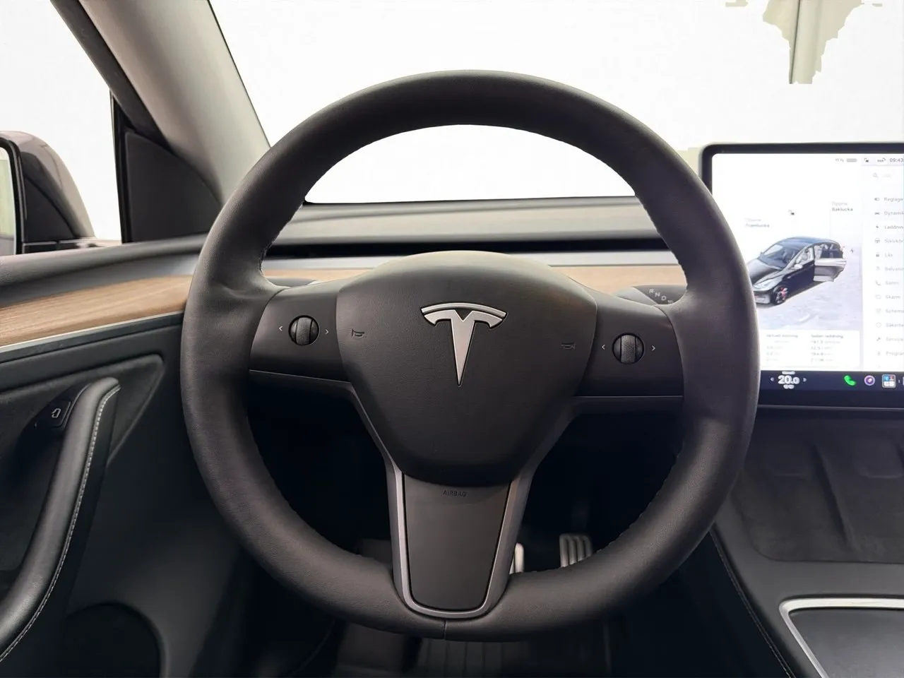 Tesla Model Y bild 18