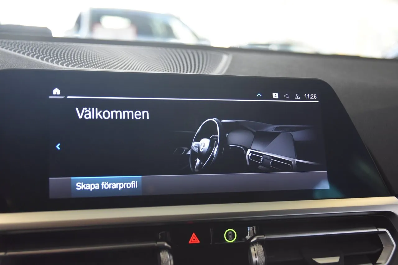 BMW 330 bild 11
