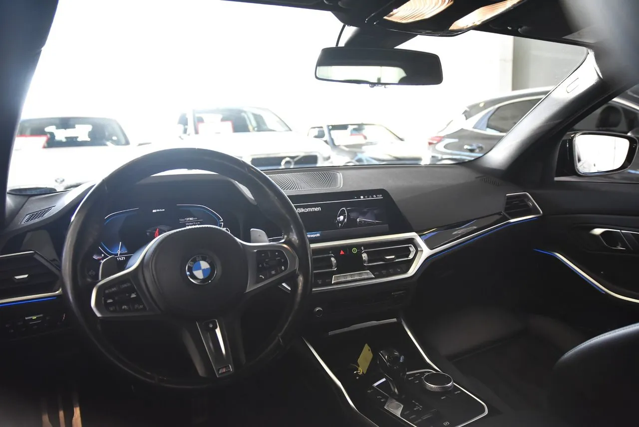 BMW 330 bild 7