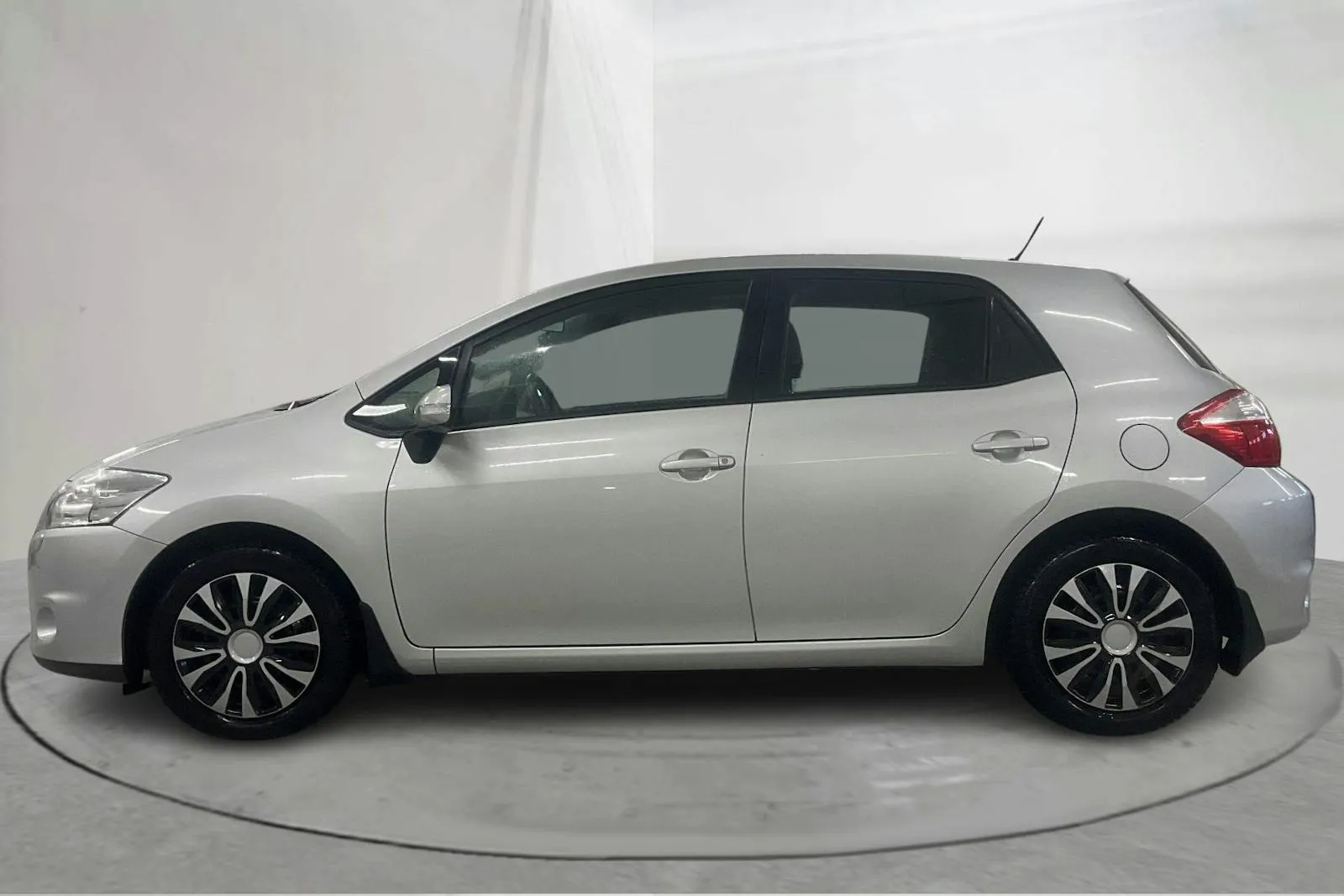 Toyota Auris bild 2