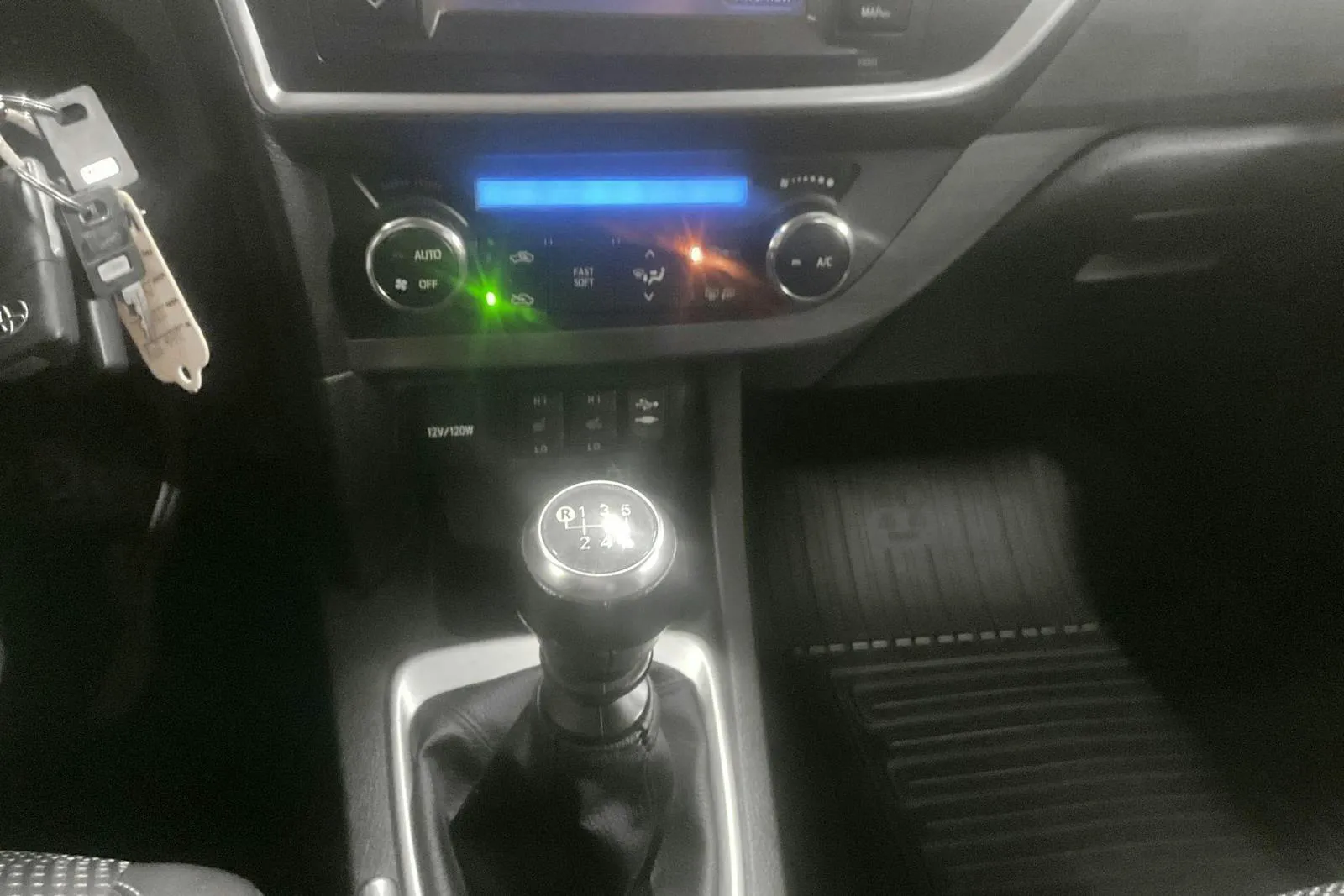 Toyota Auris bild 15