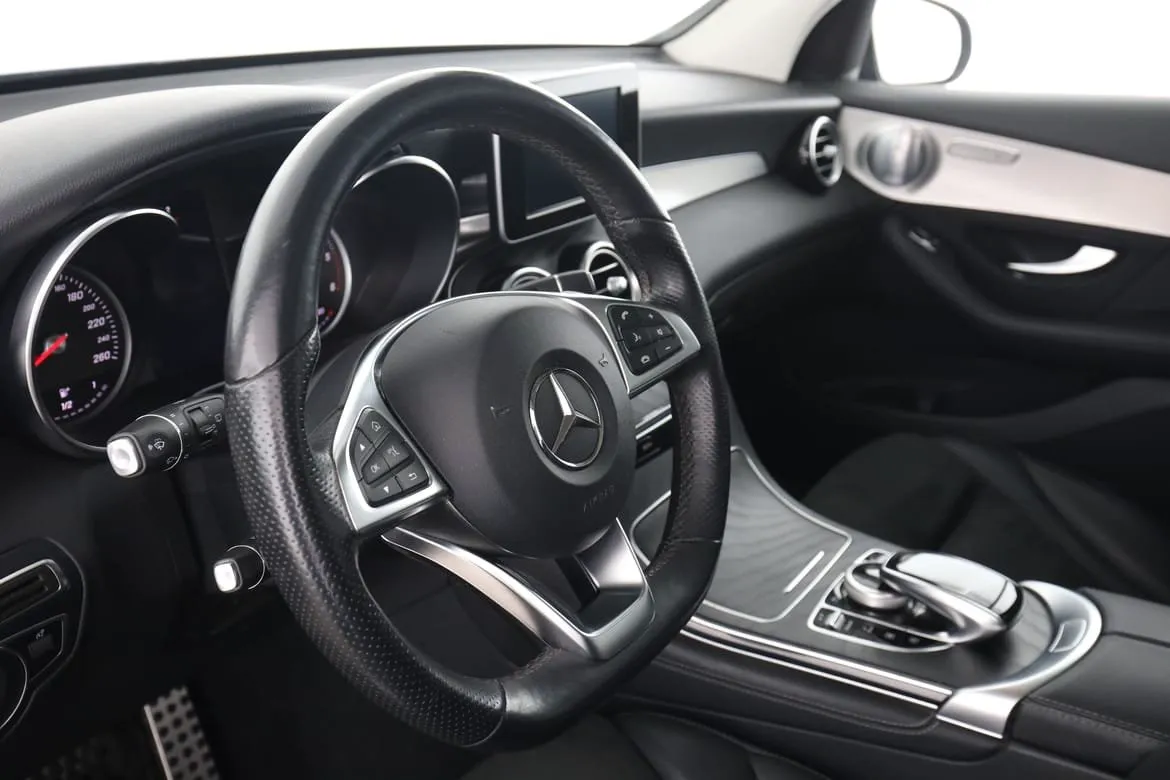 Mercedes GLC220 bild 12