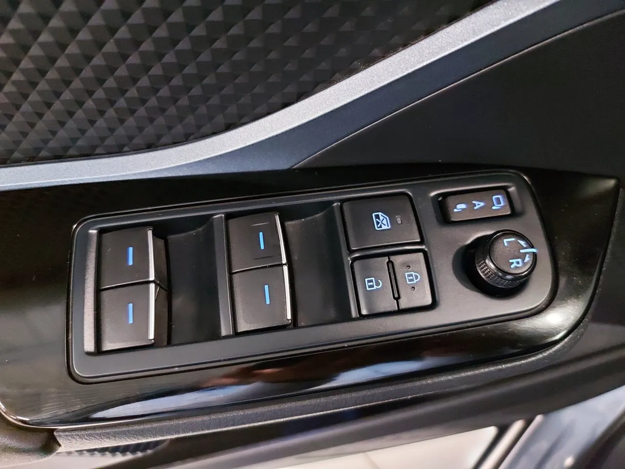 Toyota C-HR bild 11