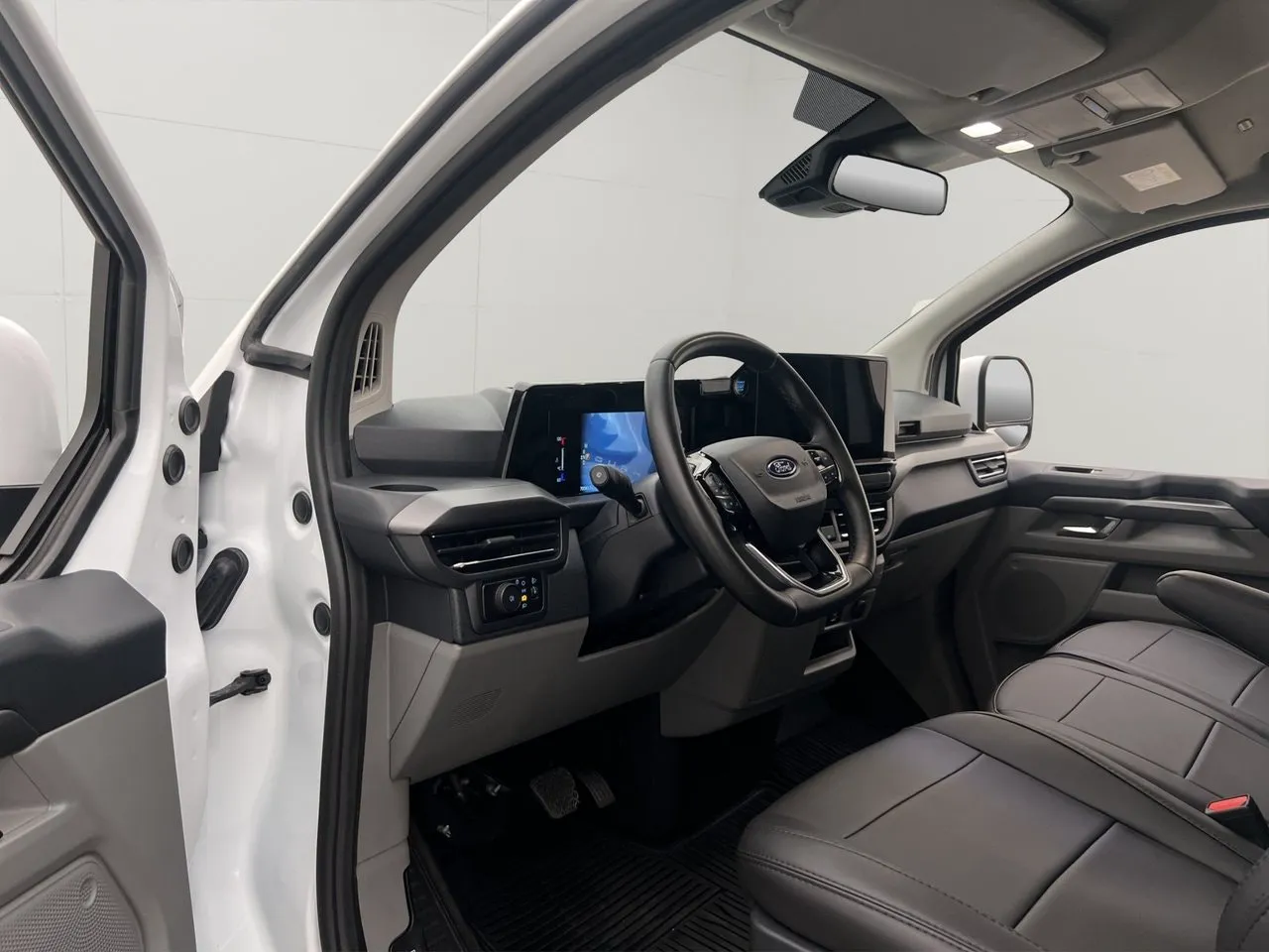 Ford Tourneo Custom bild 8