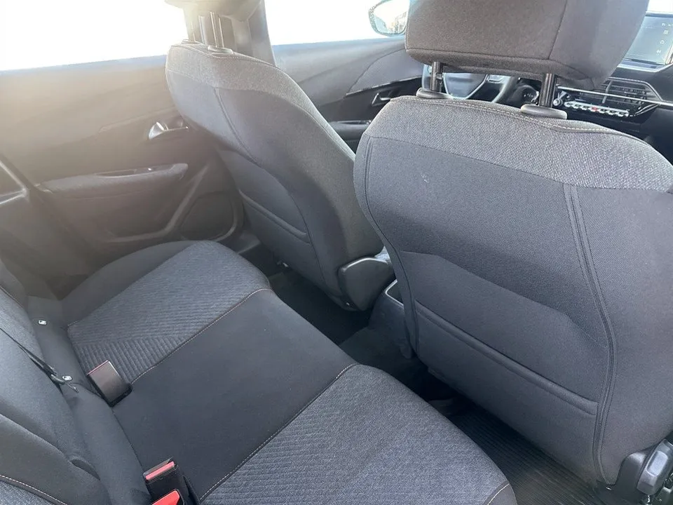 Peugeot 208 bild 12