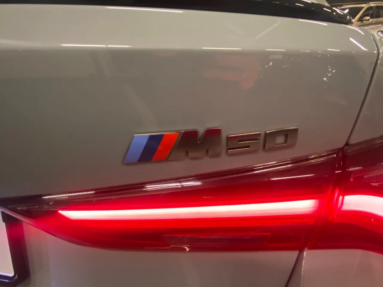 BMW i4 bild 17