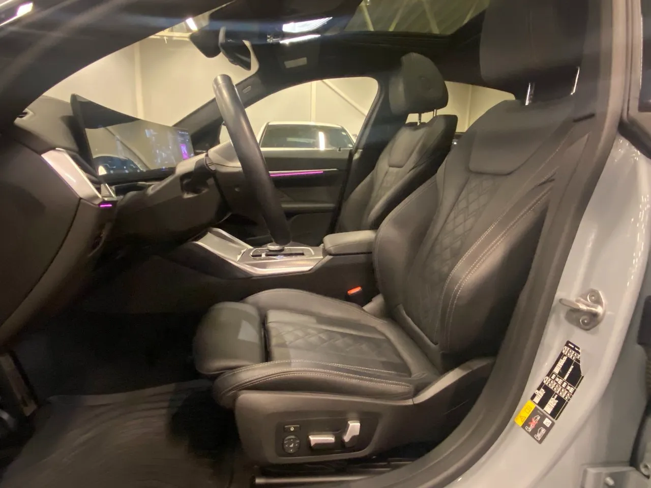 BMW i4 bild 9