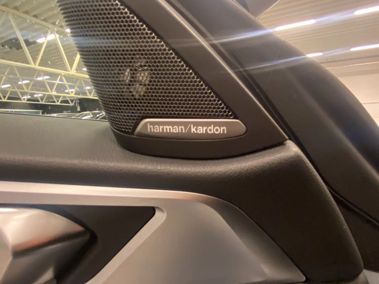 BMW i4 bild 14