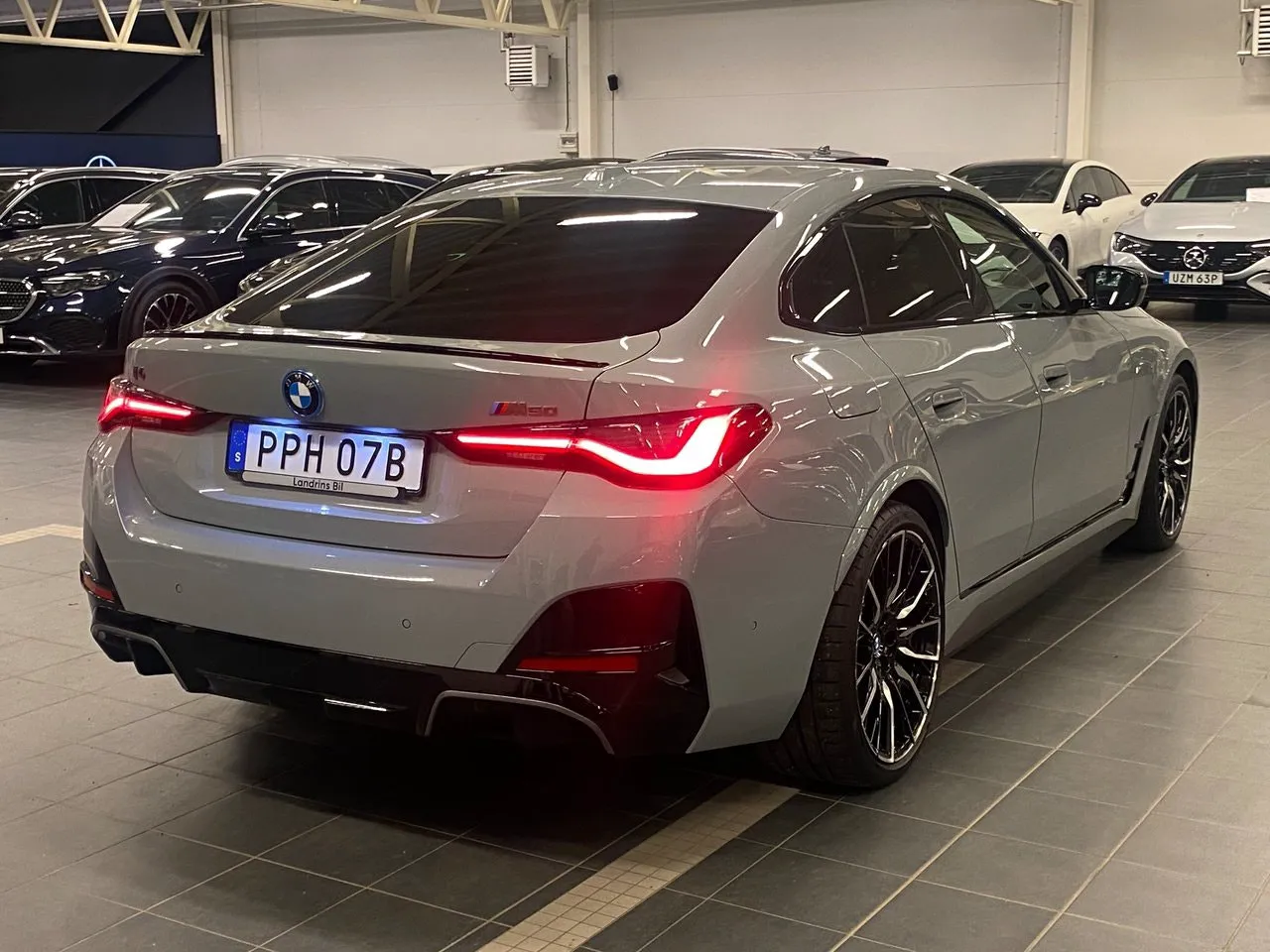 BMW i4 bild 7