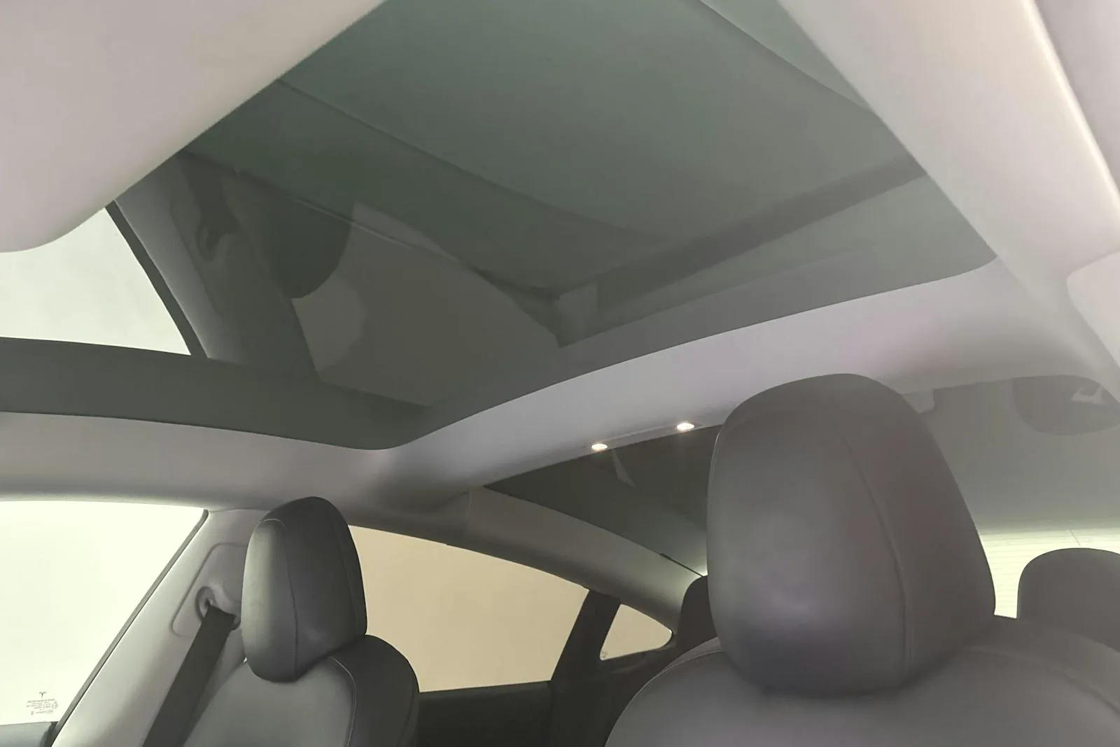 Tesla Model 3 bild 14