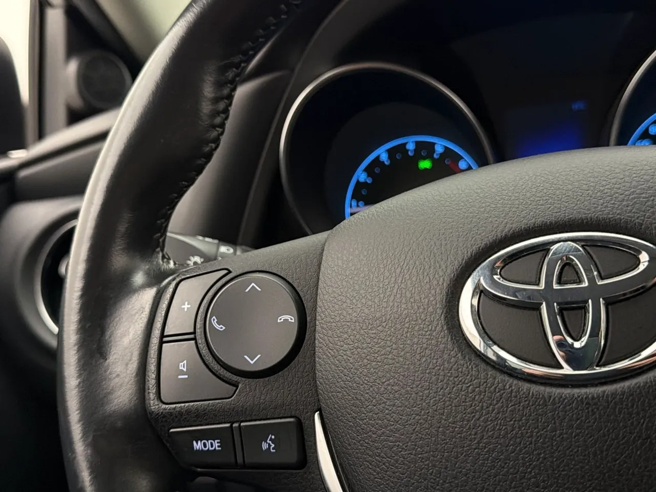 Toyota Auris bild 13
