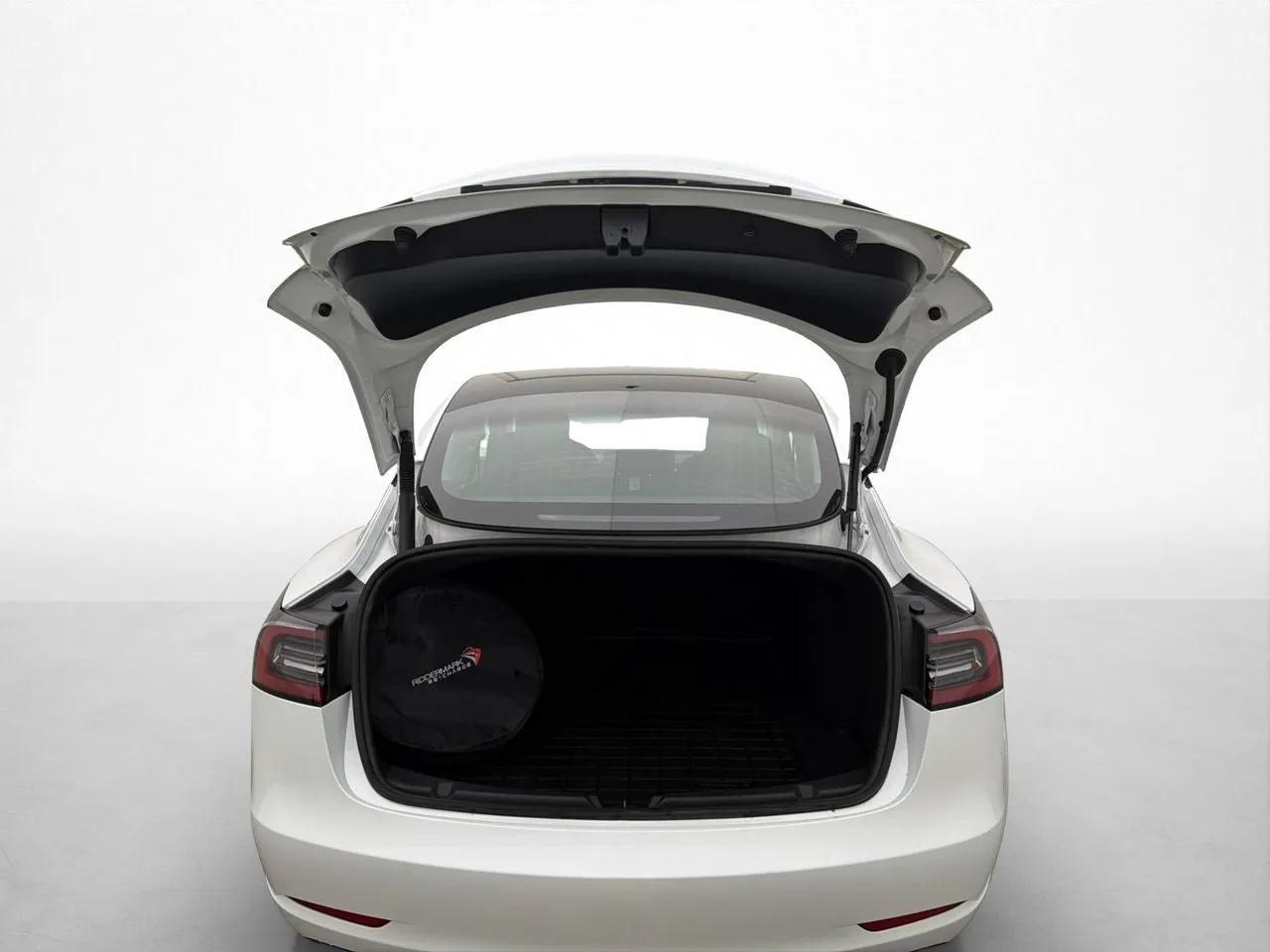 Tesla Model 3 bild 28
