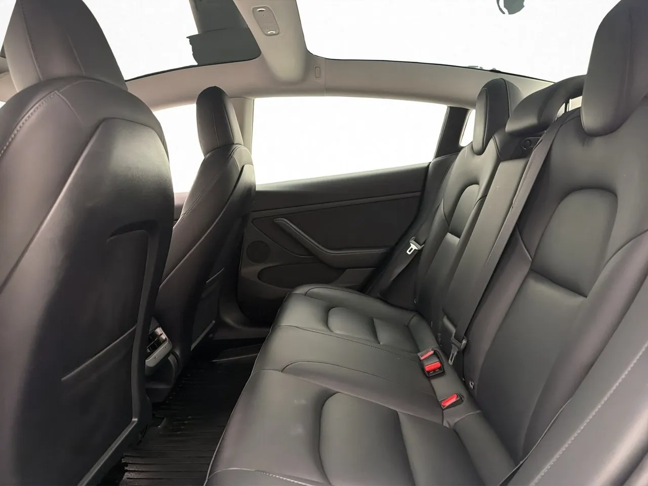 Tesla Model 3 bild 27