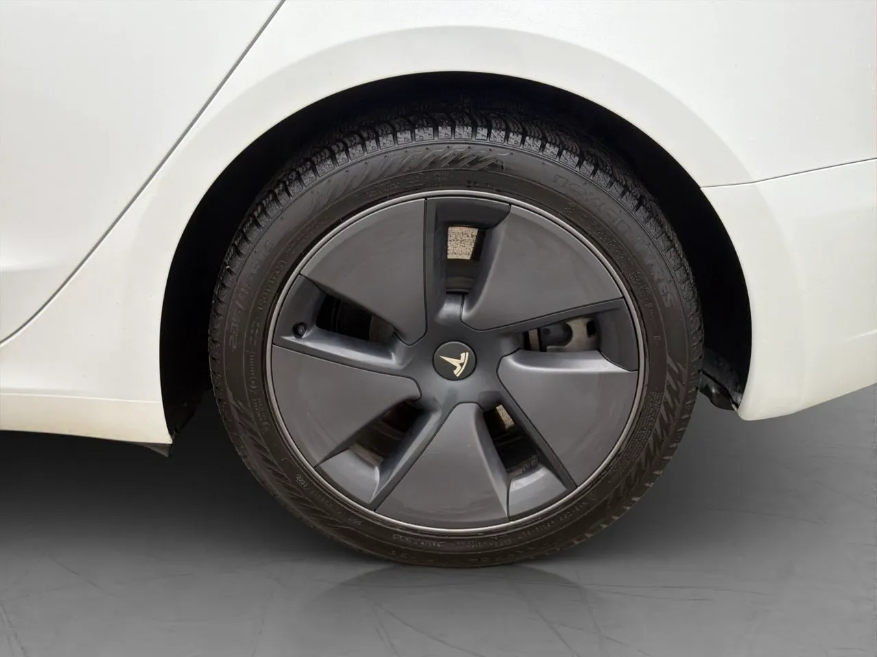 Tesla Model 3 bild 33