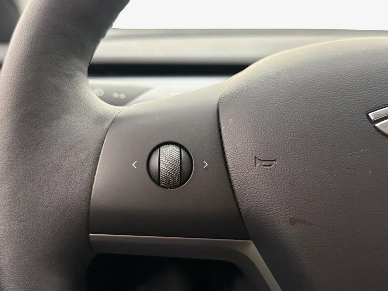 Tesla Model 3 bild 15
