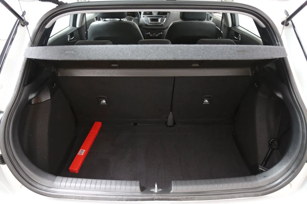 Hyundai i20 bild 21