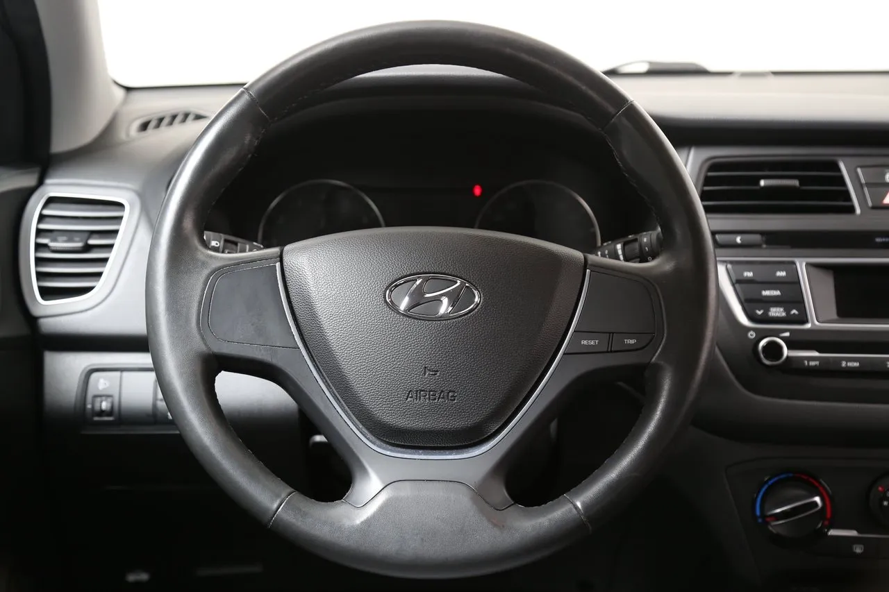 Hyundai i20 bild 15