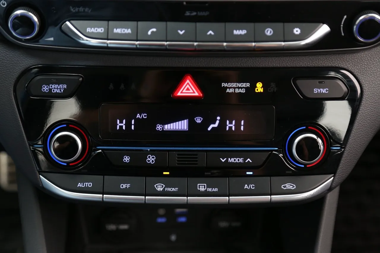 Hyundai IONIQ bild 24
