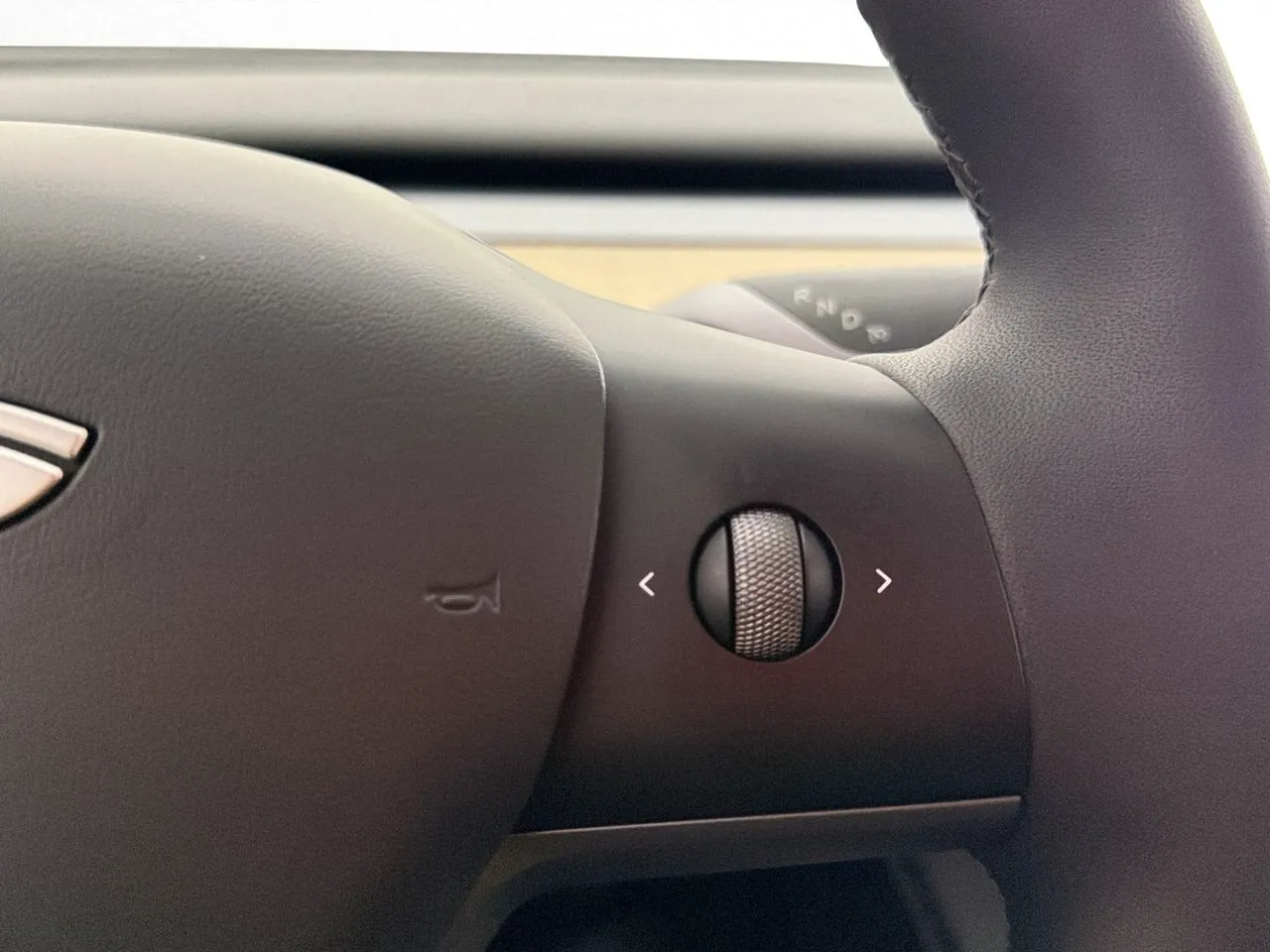 Tesla Model Y bild 26
