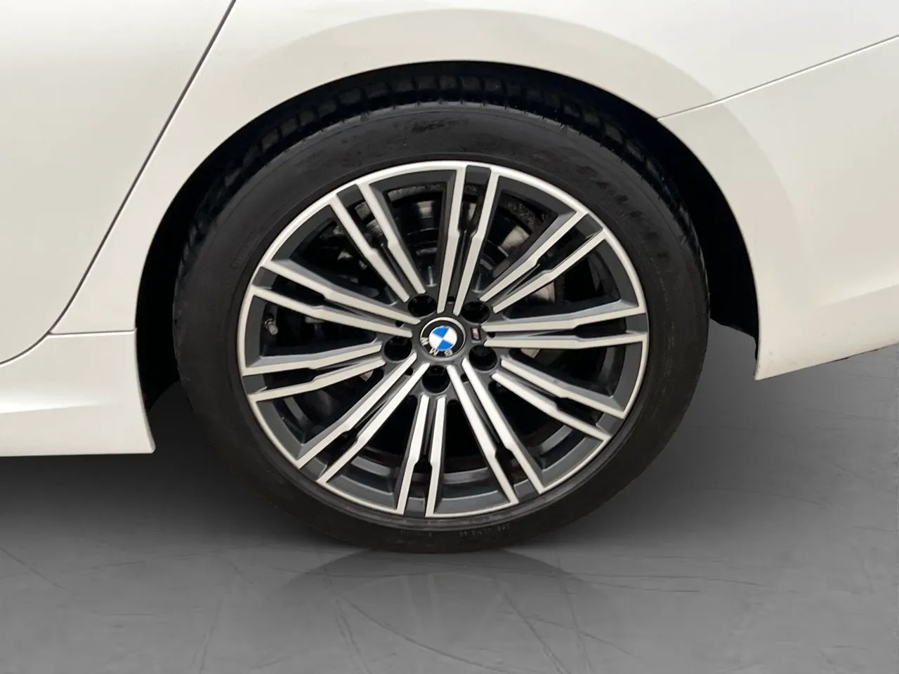 BMW 320 bild 30