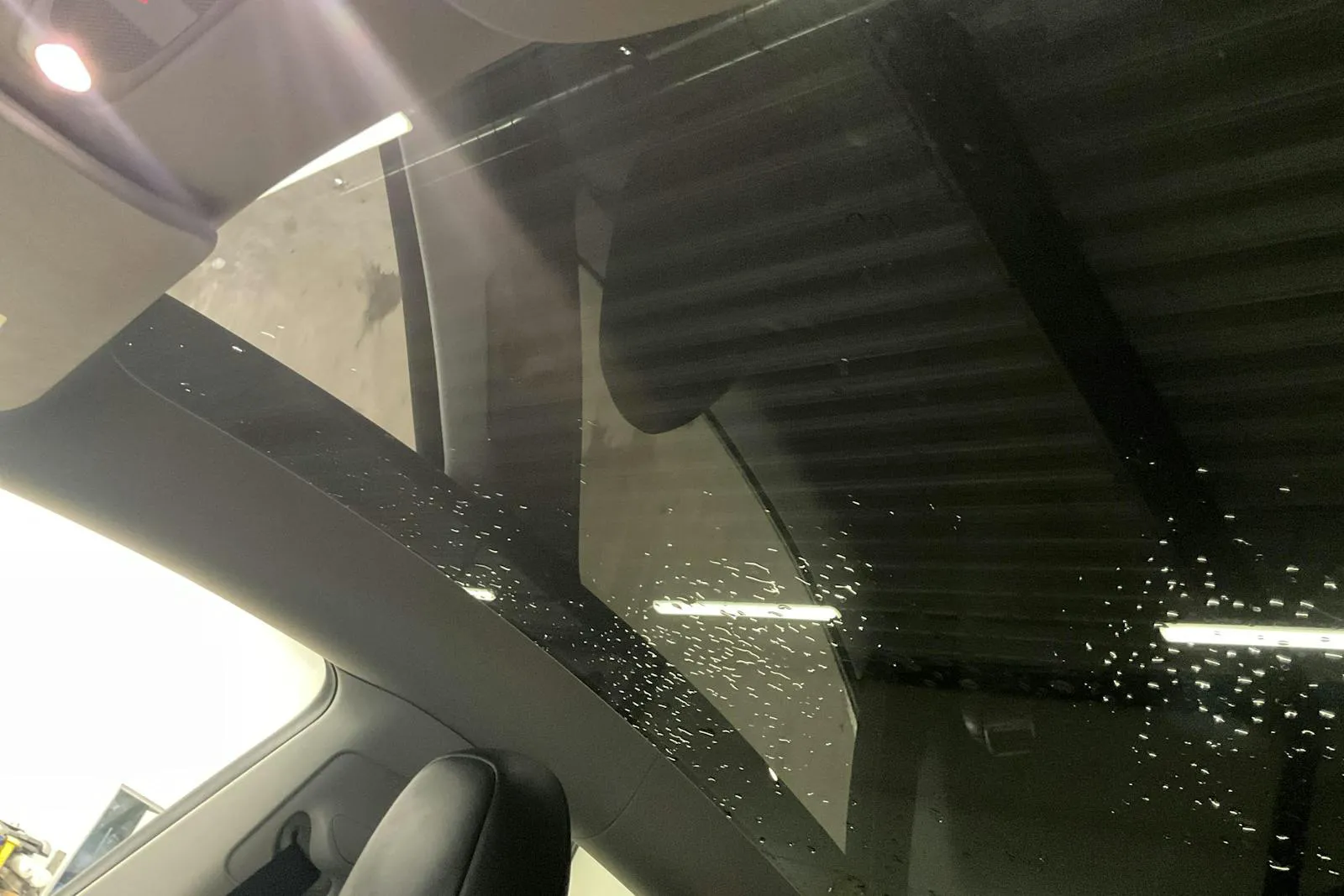 Tesla Model Y bild 17