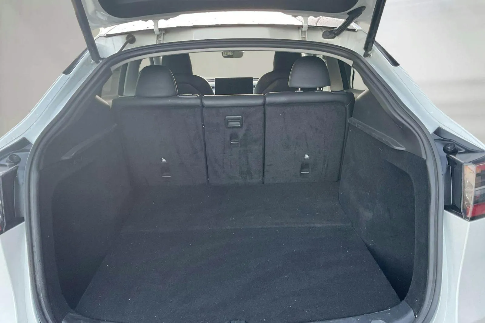 Tesla Model Y bild 9