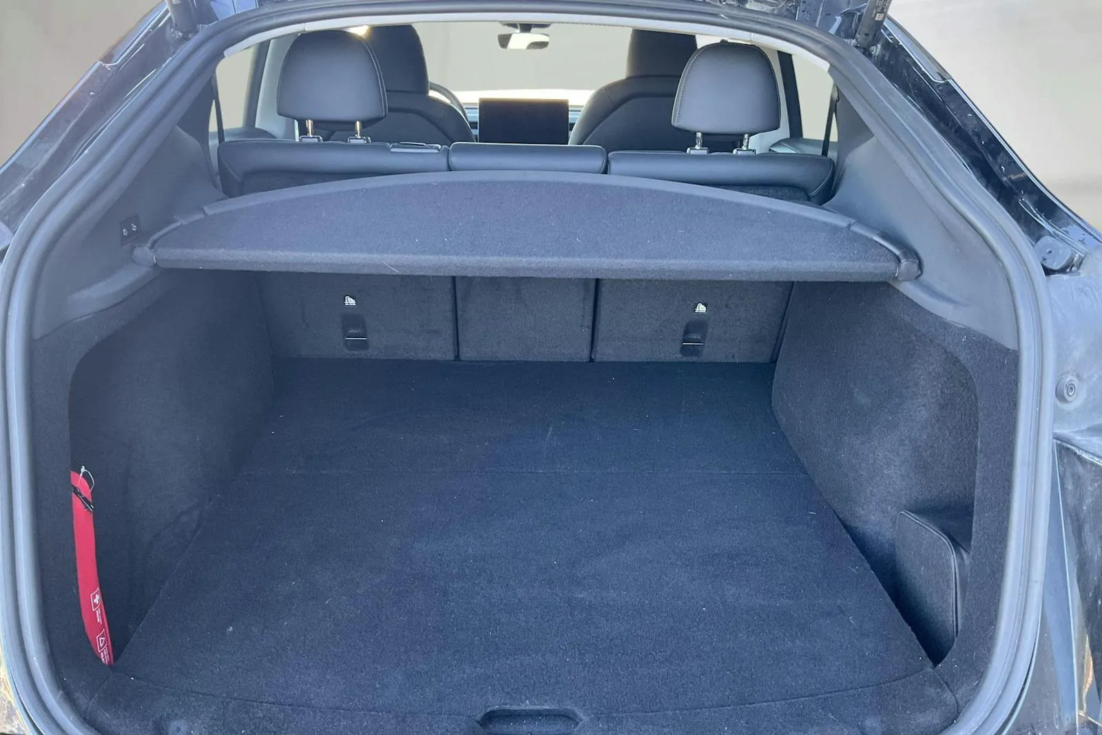 Tesla Model Y bild 9