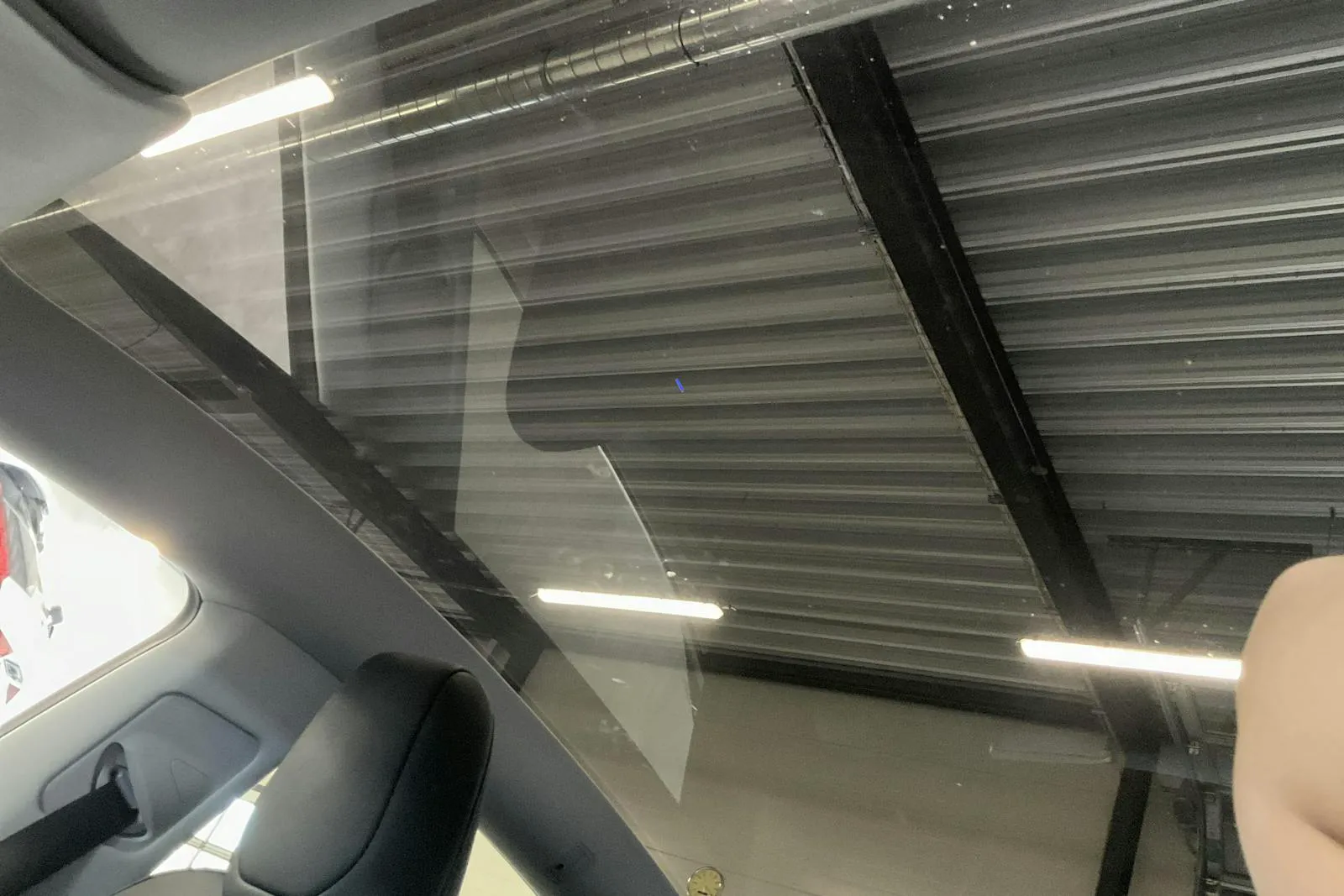 Tesla Model Y bild 19