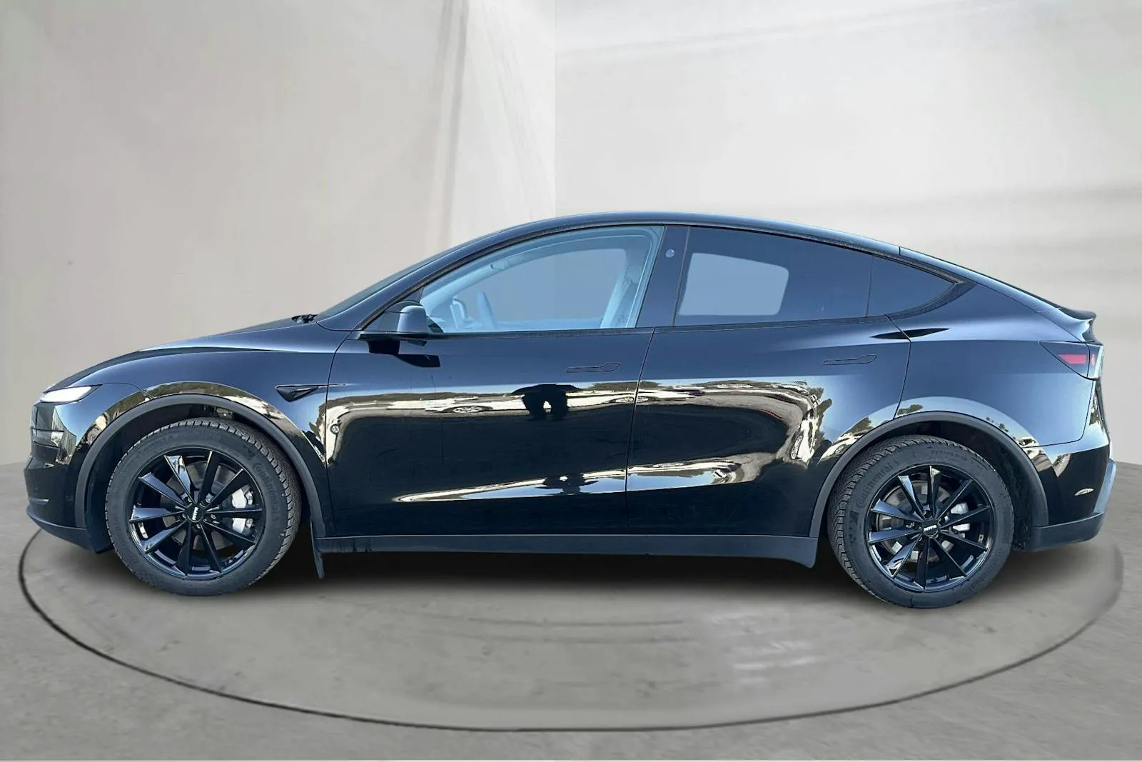 Tesla Model Y bild 2