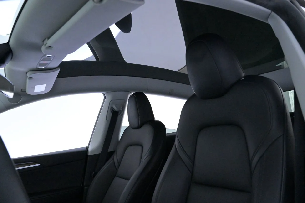 Tesla Model Y bild 24