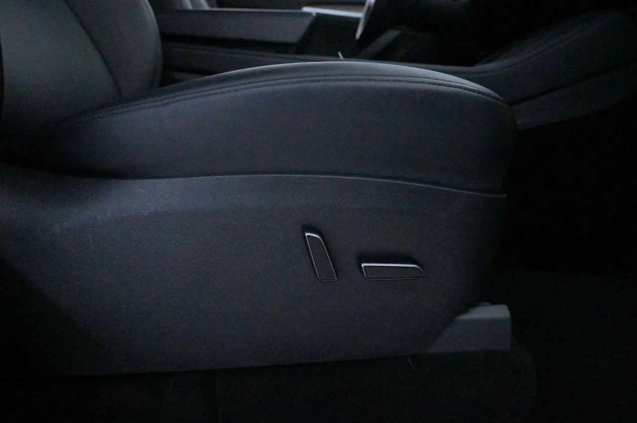 Tesla Model Y bild 13