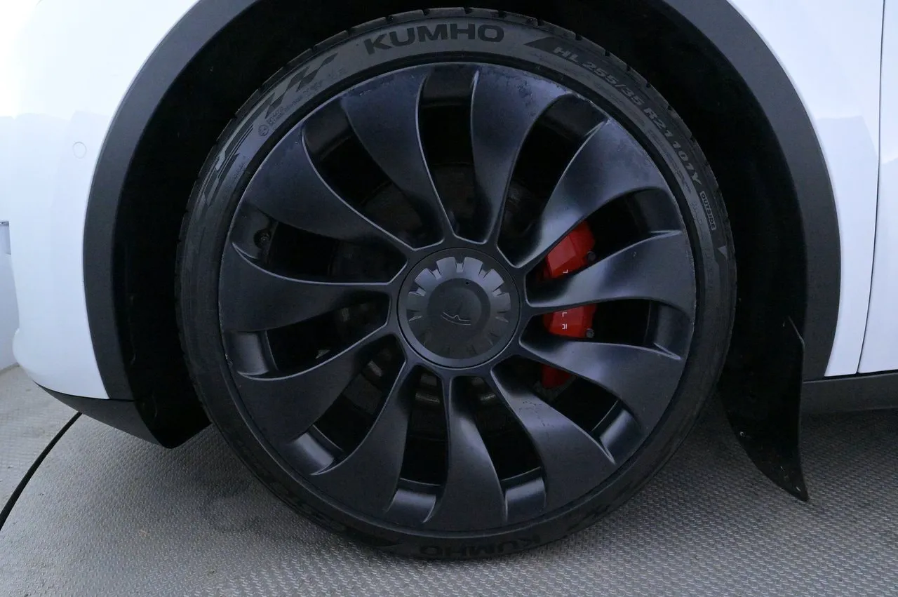 Tesla Model Y bild 27