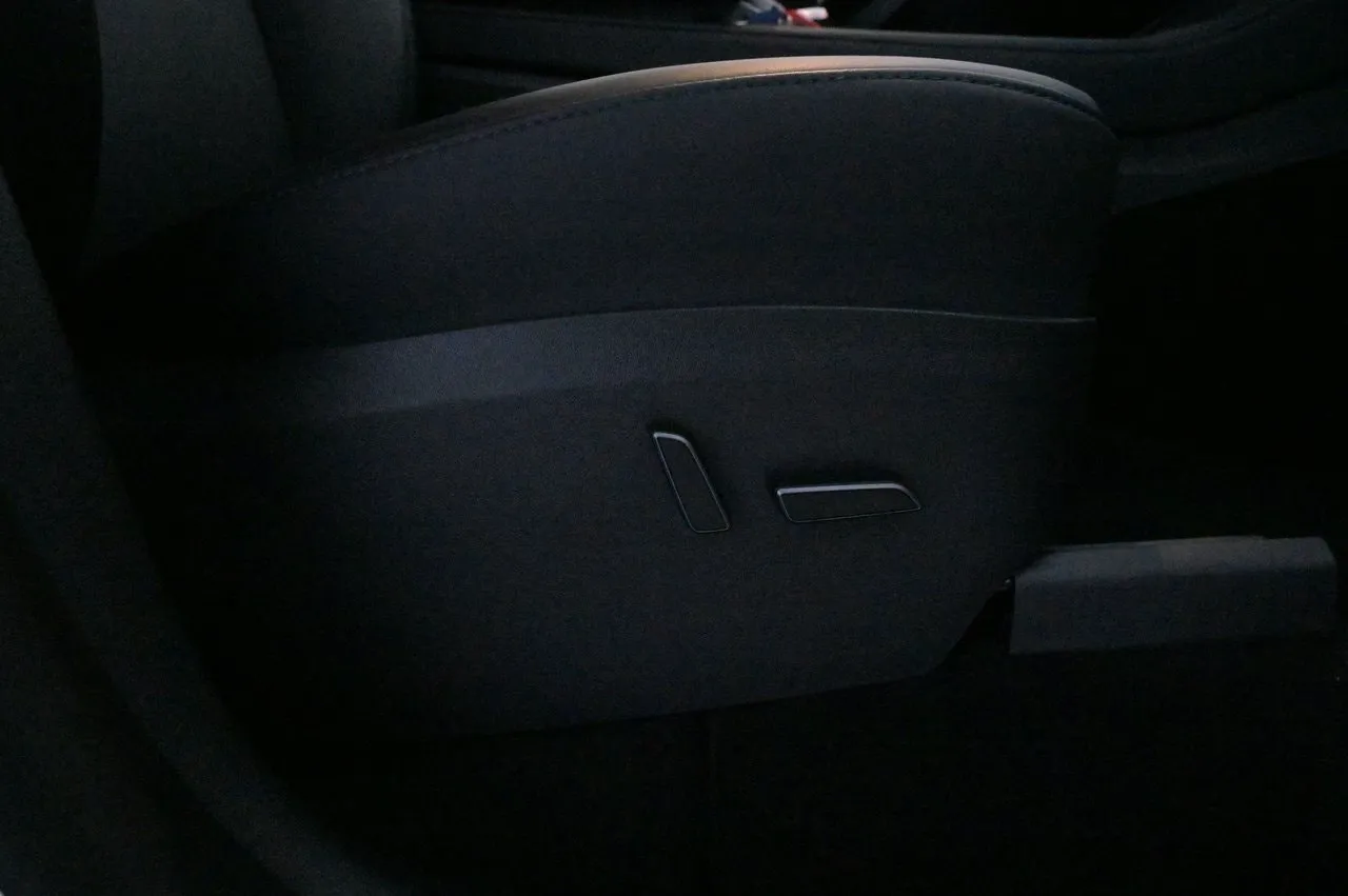 Tesla Model Y bild 13
