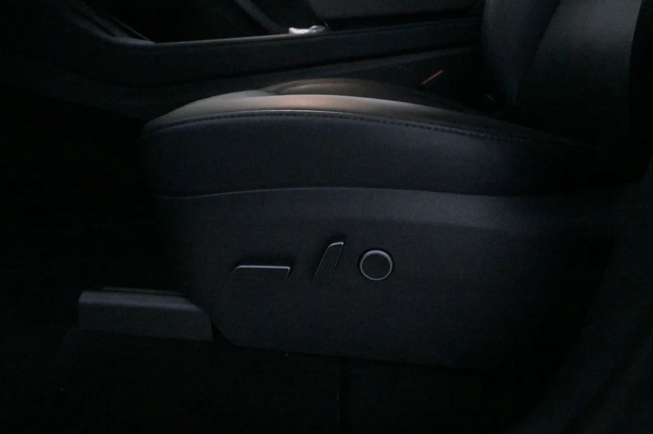 Tesla Model Y bild 11