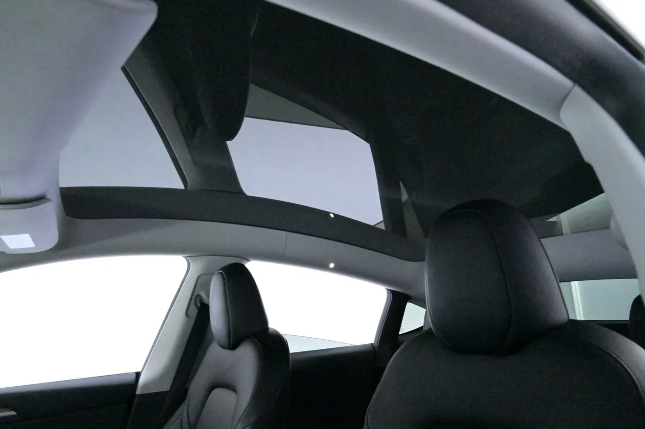 Tesla Model Y bild 24