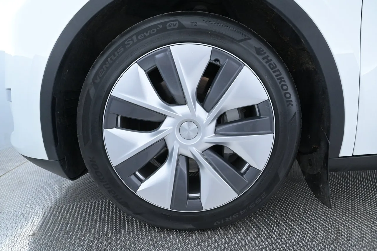 Tesla Model Y bild 27